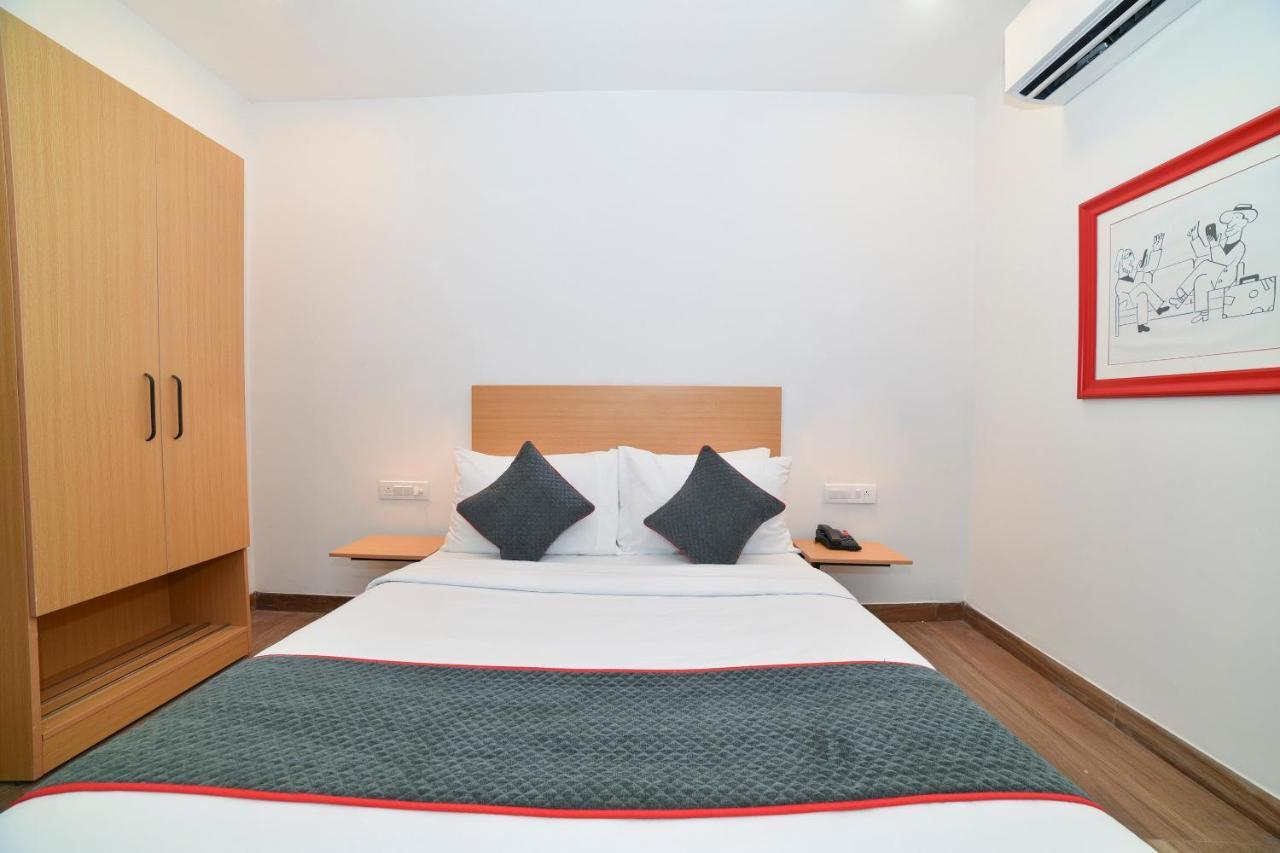 Vaccinated Staff- Oyo Townhouse 384 Nk Hotels Dispur Екстериор снимка
