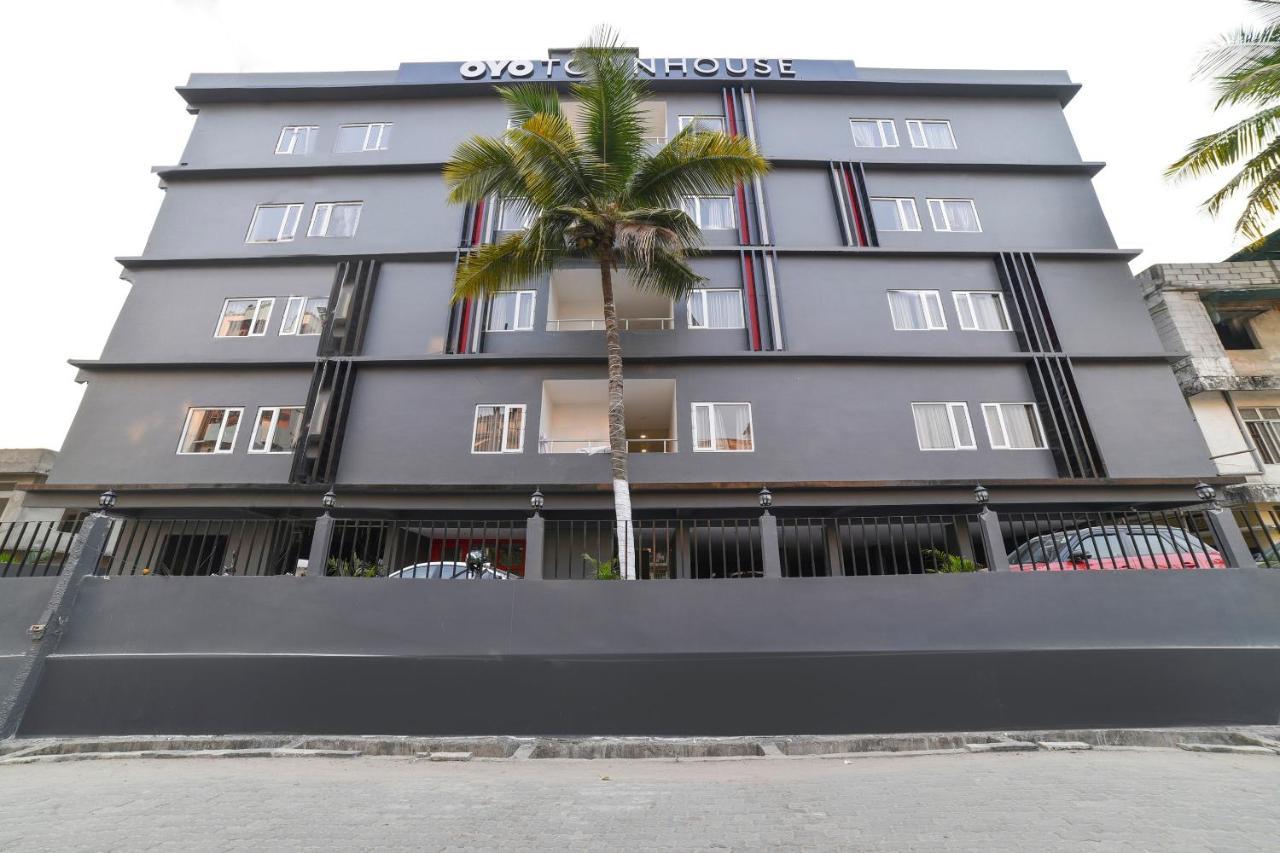 Vaccinated Staff- Oyo Townhouse 384 Nk Hotels Dispur Екстериор снимка